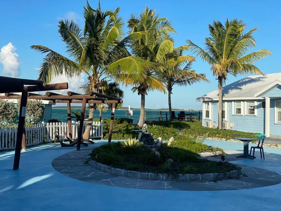 Beautiful Villa Just Steps Away From The Beach! George Town Exteriör bild