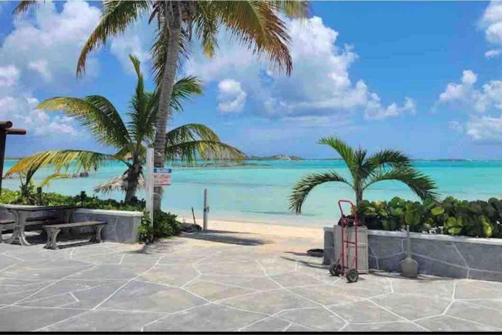 Beautiful Villa Just Steps Away From The Beach! George Town Exteriör bild